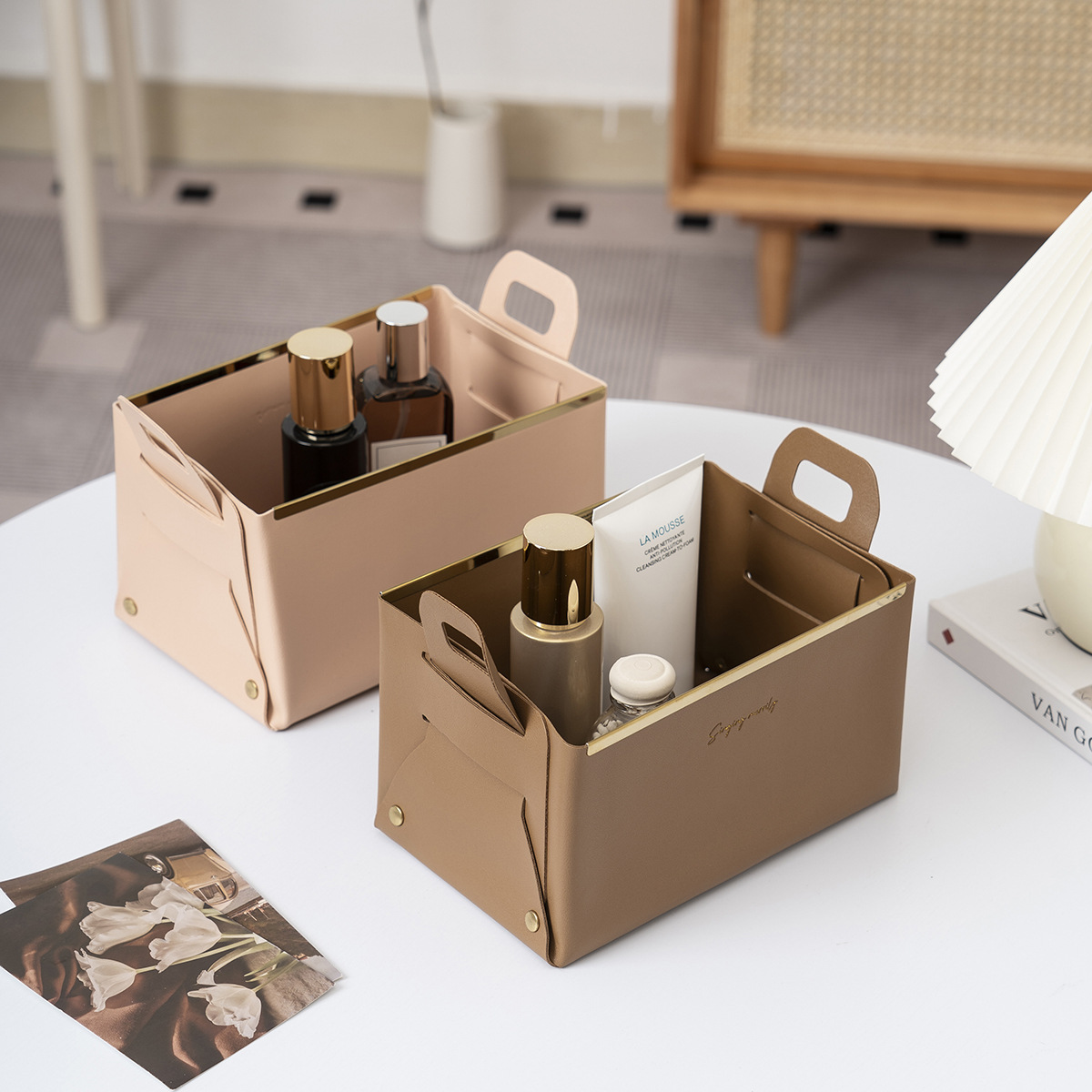 軽奢レザー収納ボックス 家庭用玄関 折りたたみ式収納バスケッ - Luxury Skincare Box のレビューと価格